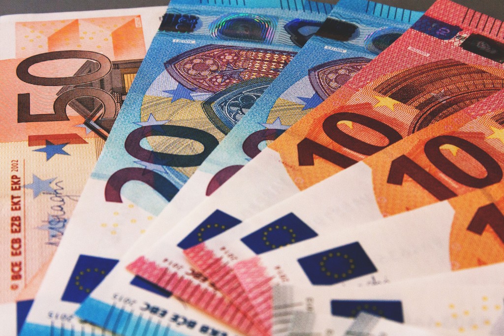 euros-money.jpg